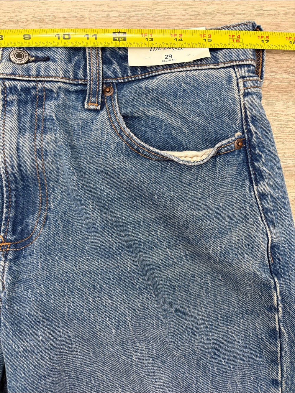 Abercrombie & Fitch The Baggy Low Rise Raw Hem Jeans Women Size 29 - Picture 5 of 7